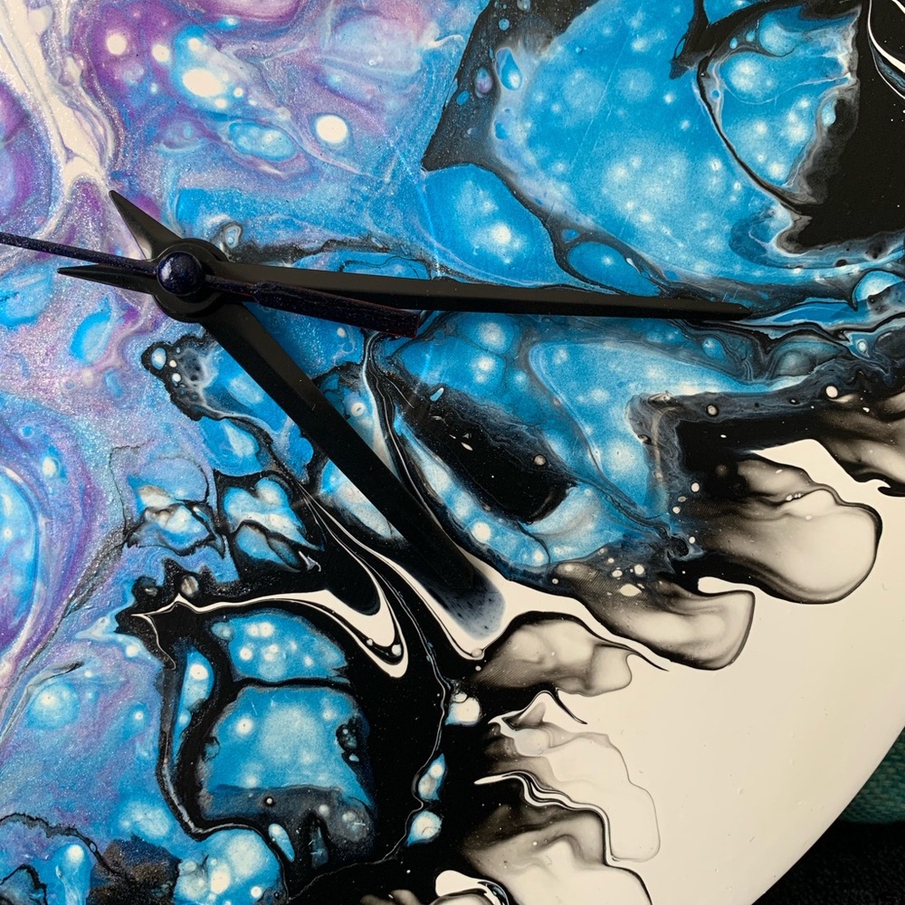 Fluid Art Upcycled Vinyl Record Clock- Butterfly Kiss - Picture 2 of 4
